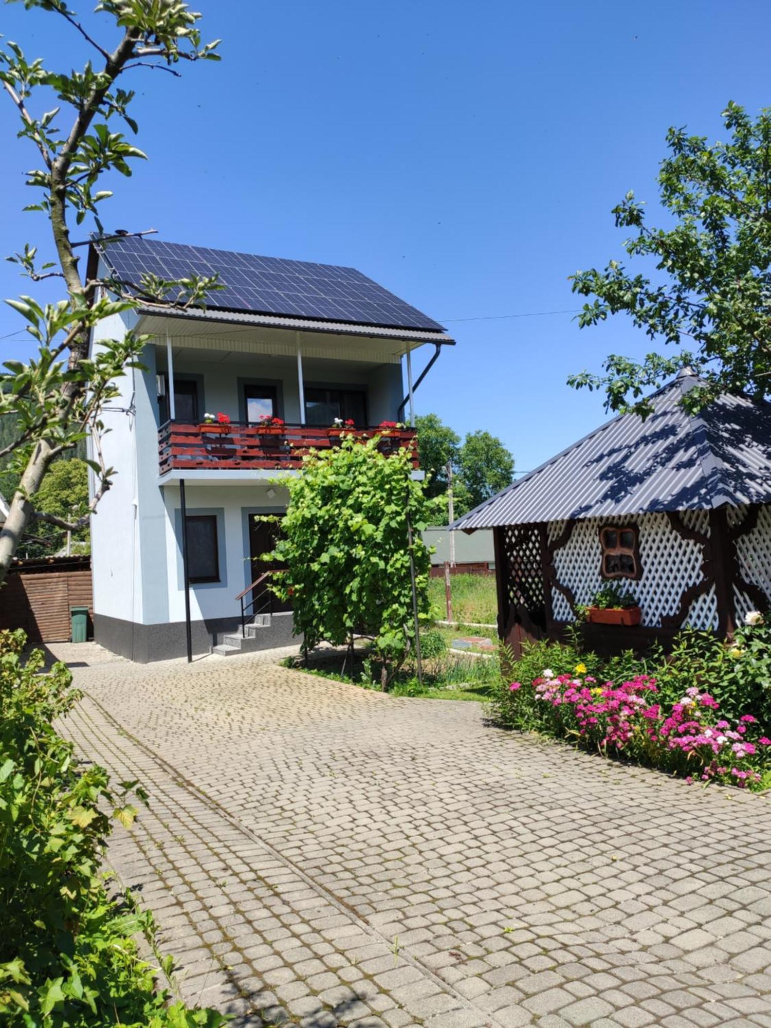 "У Пасічника" Котедж Для Сім'Ї Yaremche Exterior foto