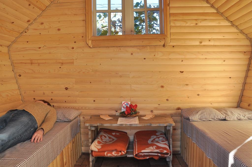 "У Пасічника" Котедж Для Сім'Ї Yaremche Exterior foto
